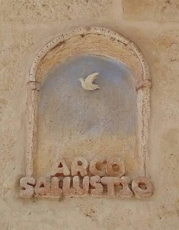 Arco Sallustio โมโนโปลี ภายนอก รูปภาพ